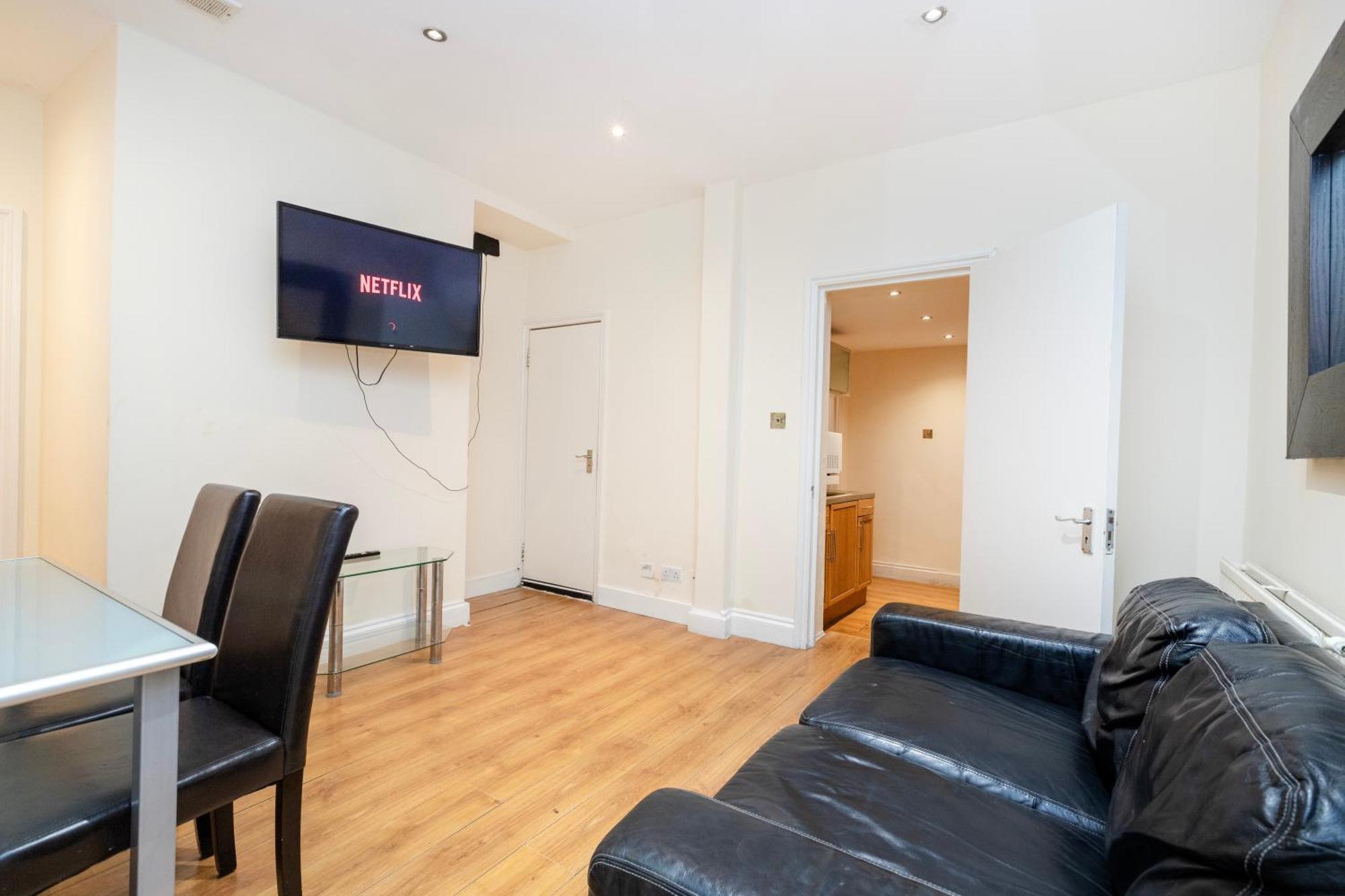 Hyde Park Rooms & Apartments Лондон Екстер'єр фото