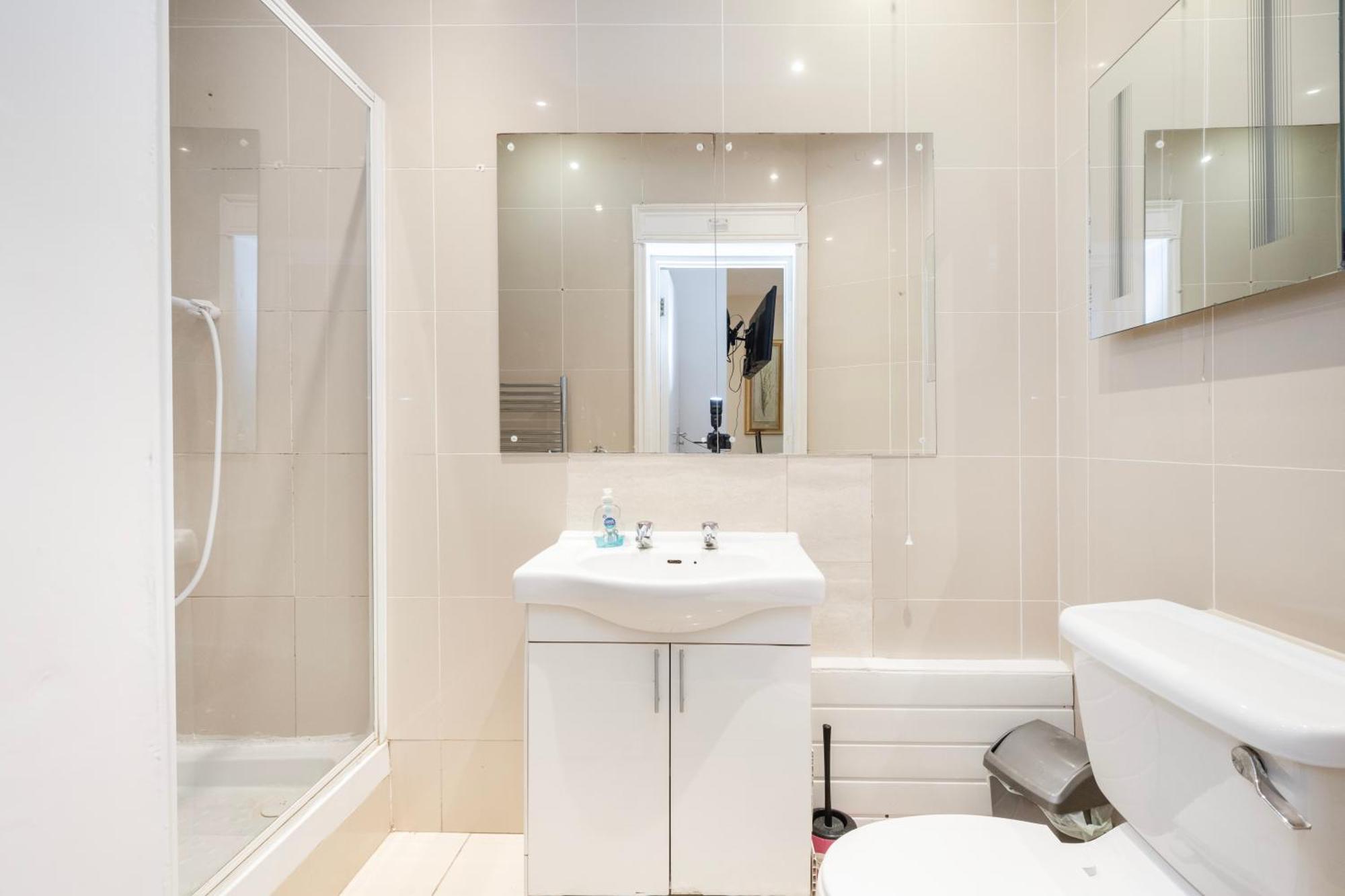 Hyde Park Rooms & Apartments Лондон Екстер'єр фото