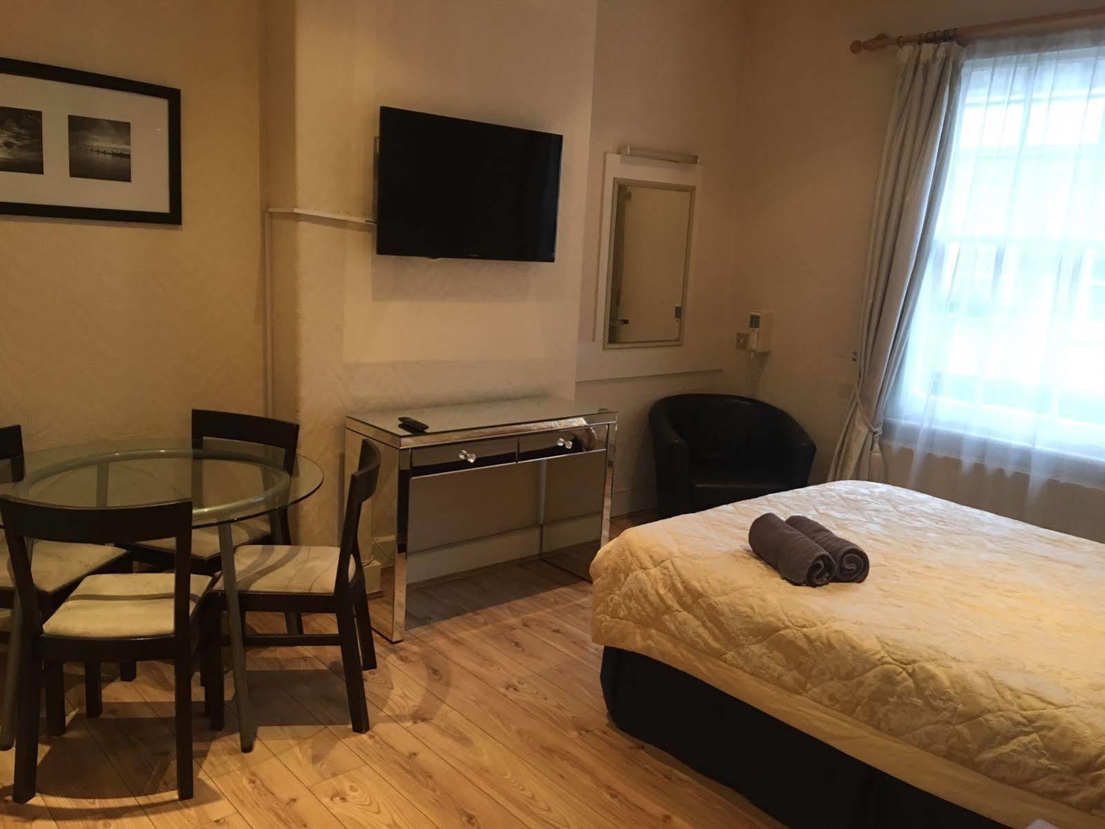 Hyde Park Rooms & Apartments Лондон Екстер'єр фото